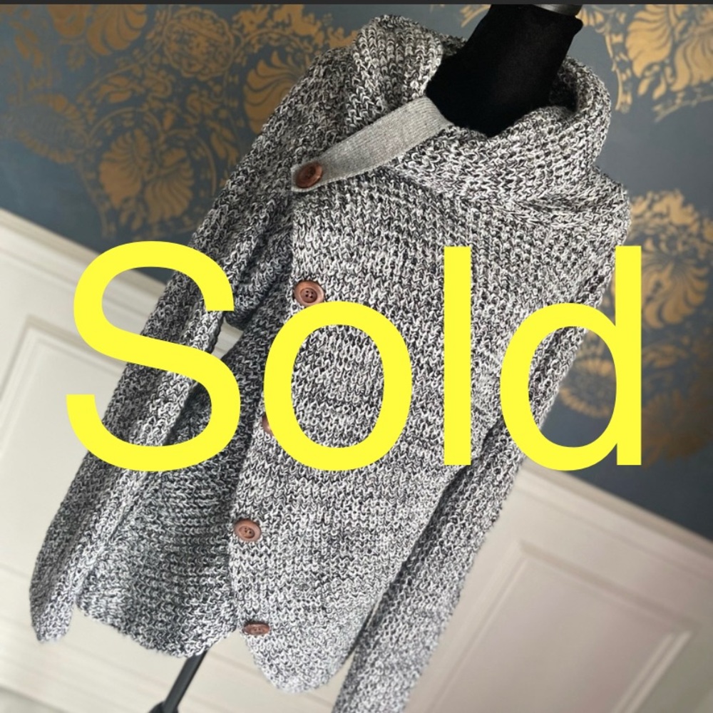 Women  Knitted wrapped sweater Sz L